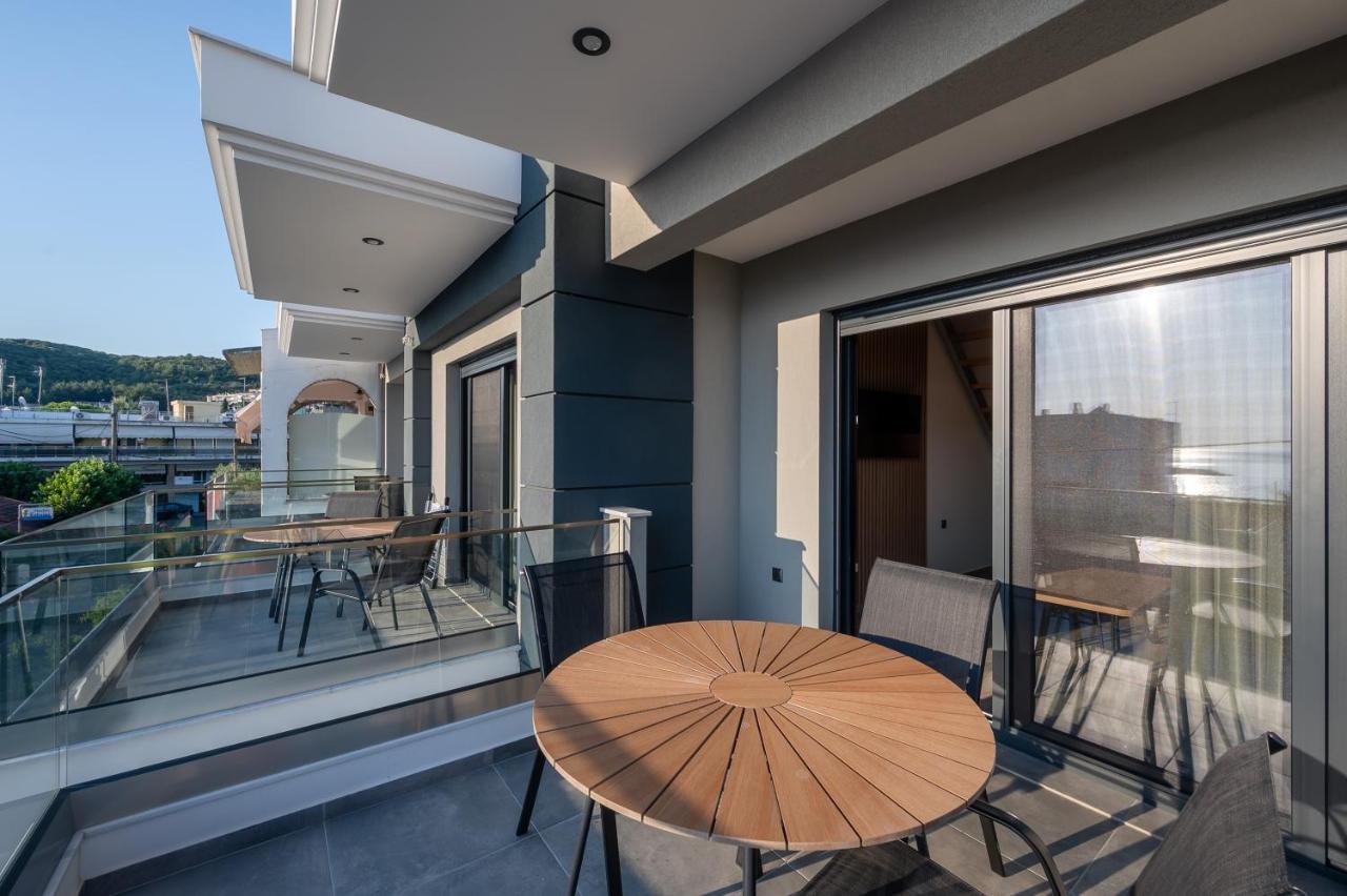 Blue Wave Luxury Suites Nea Iraklitsa Exterior foto