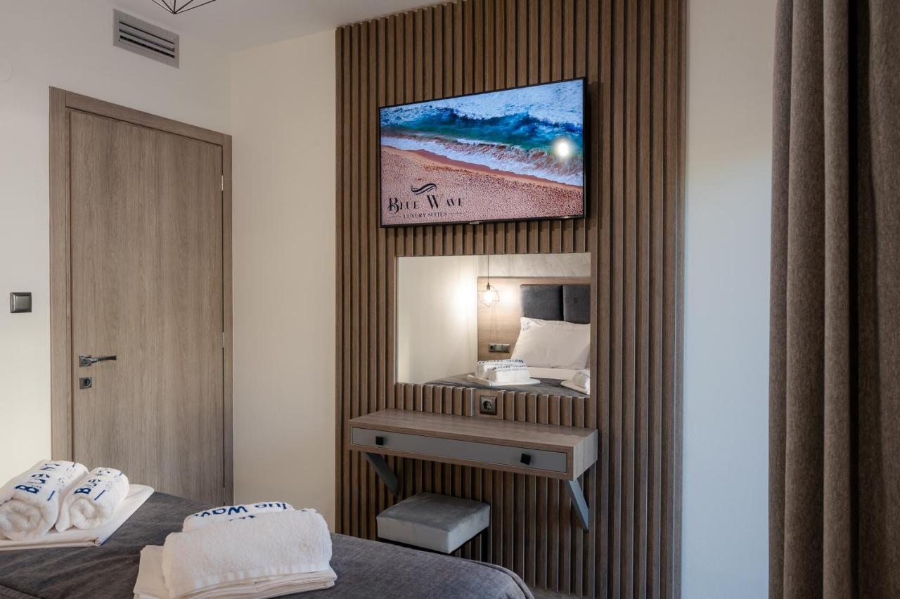 Blue Wave Luxury Suites Nea Iraklitsa Exterior foto