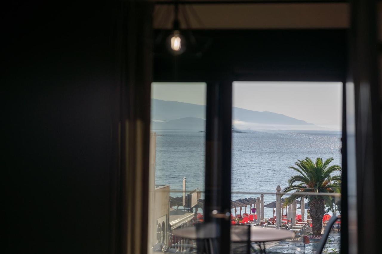 Blue Wave Luxury Suites Nea Iraklitsa Exterior foto