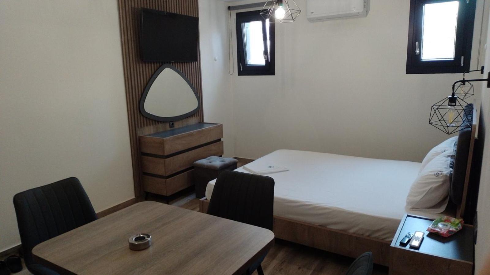 Blue Wave Luxury Suites Nea Iraklitsa Habitación foto